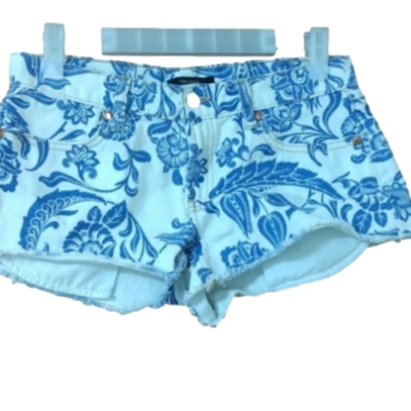 Forever 21 White &Blue Print Denim Shorts size 28 - Picture 1 of 5
